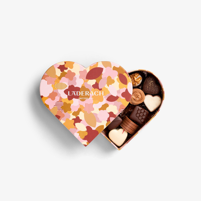 Buy Food Grade Heartshaped Paper Gift Box With Insert Recyclable Rigid Boxes With Ribbon For Chocolate online manufacture
